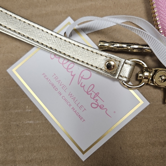 Lilly Pulitzer Tropical Travel Passport Wallet Wristlet Chick Magnet Zip Up - Picture 6 of 7